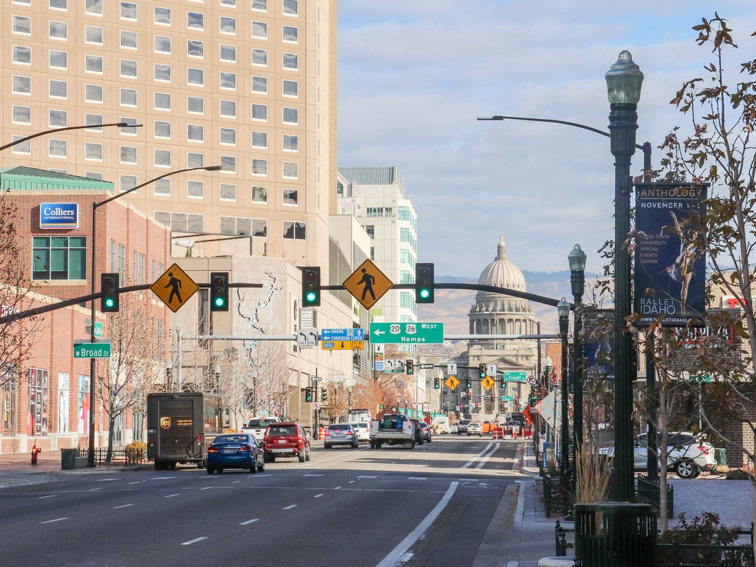 worldwide-cannabis-travels-guide-image